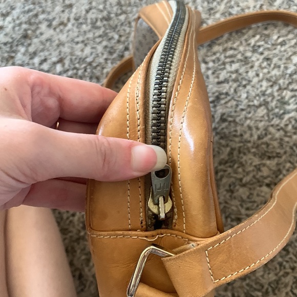 “Gucci” crossbody purse - Picture 7 of 11